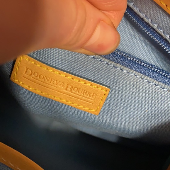 Vintage Dooney & Bourke bag - with working lock - Picture 8 of 10